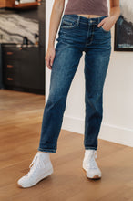 Load image into Gallery viewer, JUDY BLUE- London Midrise Cuffed Boyfriend Jeans
