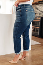 Load image into Gallery viewer, JUDY BLUE- London Midrise Cuffed Boyfriend Jeans
