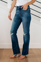 Load image into Gallery viewer, JB Morgan High Rise Distressed Straight Jeans
