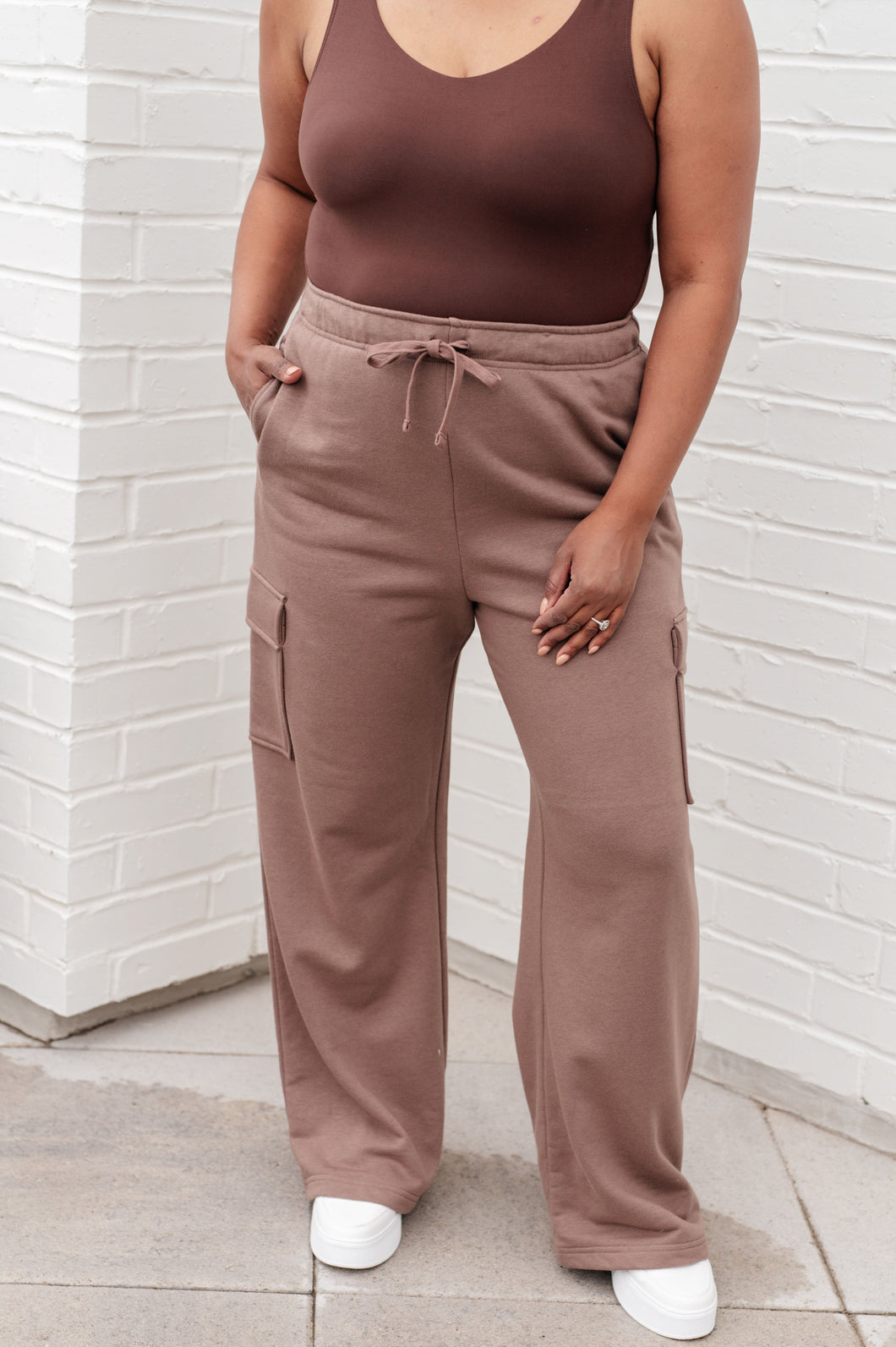 RAE MODE- Run, Don't Walk Cargo Sweatpants in Smokey Brown