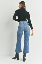 Load image into Gallery viewer, PREORDER: Patch Pocket Wide Leg Jeans in Four Colors
