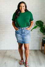 Load image into Gallery viewer, Uptown Crew T-Shirt in Green
