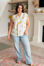 Load image into Gallery viewer, SPIN USA- When Life Gives You Lemons Sleeveless Blouse
