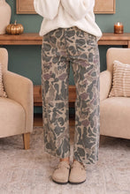 Load image into Gallery viewer, Blending In Camo Cargo Pants
