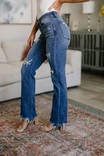Load image into Gallery viewer, JUDY BLUE- O&#39;Hara Destroyed Straight Jeans
