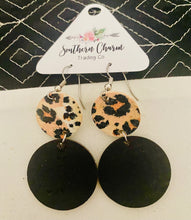 Load image into Gallery viewer, Peach Leopard &amp; Black Corkies
