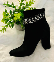 Load image into Gallery viewer, Black Chunky Heel Bootie
