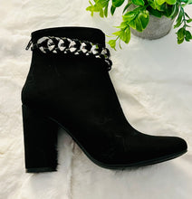 Load image into Gallery viewer, Black Chunky Heel Bootie
