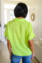 Load image into Gallery viewer, Bright Idea Button Down in Citrus- JODIFL
