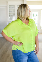 Load image into Gallery viewer, Bright Idea Button Down in Citrus- JODIFL
