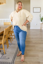 Load image into Gallery viewer, SP24- Chilling Out Quilted Pullover
