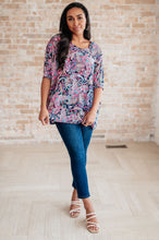 Load image into Gallery viewer, DEAR SCARLETT- Essentially You Top in Pink Paisley
