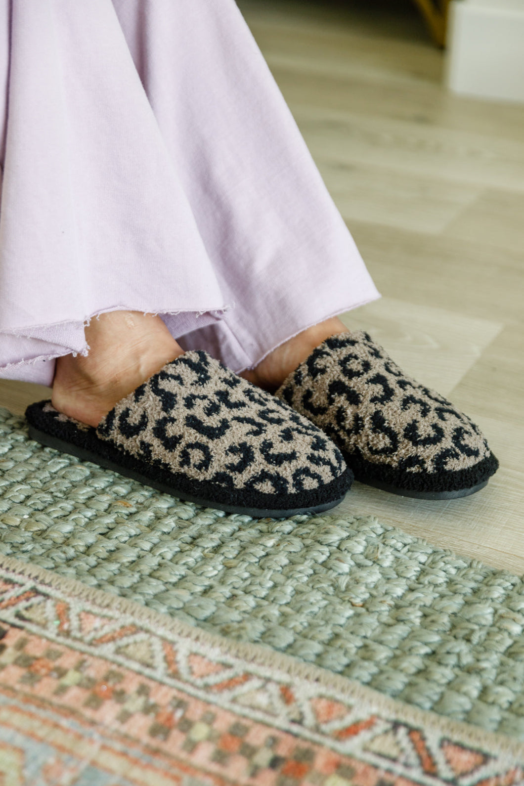 SP24- Fuzziest Feet Animal Print Slippers In Mocha