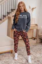 Load image into Gallery viewer, SP24- AVE SHOPS- Game Day Vibes Pullover (Reg &amp; Curvy)
