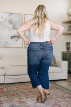 Load image into Gallery viewer, JUDY BLUE- Hayes High Rise Wide Leg Crop Jeans
