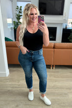 Load image into Gallery viewer, JUDY BLUE- London Midrise Cuffed Boyfriend Jeans
