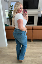 Load image into Gallery viewer, JUDY BLUE- Bree High Rise Control Top Distressed Straight Jeans
