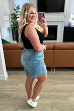 Load image into Gallery viewer, JUDY BLUE- Willa High Rise Cutoff Shorts
