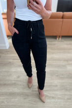 Load image into Gallery viewer, Carmen Double Cuff Joggers in Black- JUDY BLUE
