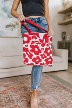 Load image into Gallery viewer, SP24- Lazy Daisy Knit Bag in Red
