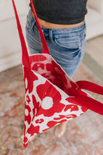 Load image into Gallery viewer, SP24- Lazy Daisy Knit Bag in Red
