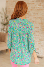 Load image into Gallery viewer, DEAR SCARLETT- Lizzy Top in Emerald Floral

