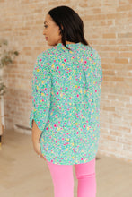Load image into Gallery viewer, DEAR SCARLETT- Lizzy Top in Emerald Floral
