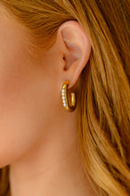 Load image into Gallery viewer, Waterproof, No Tarnish, Pearls in Line Earrings
