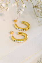 Load image into Gallery viewer, Waterproof, No Tarnish, Pearls in Line Earrings
