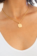 Load image into Gallery viewer, Waterproof, No Tarnish, Simple Sunflower Pendent Necklace
