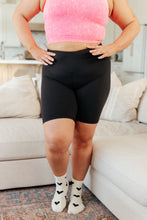 Load image into Gallery viewer, RAE MODE- Swift Strides Biker Shorts
