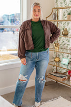 Load image into Gallery viewer, Uptown Crew T-Shirt in Green
